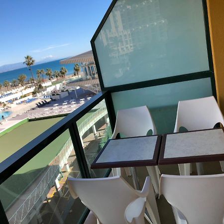 Torremolinos, Playa Del Bajondillo, Primera Linea Exteriér fotografie